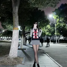 之前送一个女同学回家 发现她的鞋都是放在楼道 趁她不在家 直接来到她家玩她的拖鞋 特别香 毛拖之前玩过一次 还有黄黄的痕迹 让她的小嫩脚直接踩在上边 p4这个…