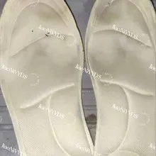 这个鞋垫什么水平，看样子是光脚穿的，味道不错，鞋主看起来很文静，准备养一养，养一双臭脚出来 #扫楼 #原味 #射鞋 #母狗 #恋足 #足交