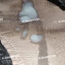 秀色可餐的小白脚，居然也能把鞋子穿成这样，又是个反差，最近全是洞洞鞋，可算找到小皮鞋了，反差母狗的臭鞋就要用浓精保养 #扫楼 #原味 #母狗 #射鞋 #恋足…
