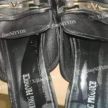 这双已经玩到不想玩了，我可以自信的说，骚货脚上肯定有我的精华，下次换个新的玩 #恋足 #美脚 #足交 #射鞋 #打胶 #高跟 #玩鞋 #原味 #扫楼 #母狗