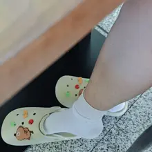 一直忙到起飞，上半年都没怎么玩，没怎么扫，终于休息了，准备带女友出游，今天终于是轻松的一天，白袜加洞洞鞋，嘿嘿 大家可以预定袜子啦，内裤估计会出一条 其他就是…