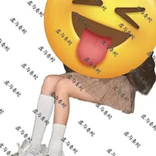 从朋友圈扒了一张她的照片，这够不够顶大家说吧😆