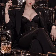 問AI如果我是黑幫老大會是怎樣？ 左圖GPT得到的 右圖grok 得到的 #黑幫老大 #ai #GPT #grok 你們會更喜歡的哪一個風格😏
