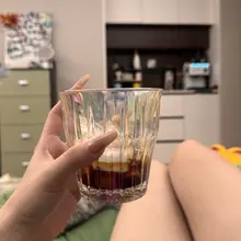 朋友知道我不爱喝酸的咖啡豆，也不喜欢油脂太丰富的，在家特地买了一袋新的深烘豆，我来的时候专门给我准备的。