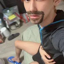 最近的头发很红