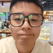 或许给没有其他联系方式的朋友汇报一些我的近况？ 最近的状态是在加班/出差/看演出/陪朋友/养猫中忙完这个忙那个
