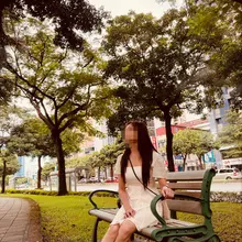 難得被男友稱讚我穿著有氣質，淘氣的我掀開裙子問那這樣呢😁之後就被處罰了🥰