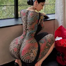 色！