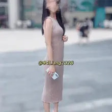 粉丝都爱看小妈裙呼声这么高 那就在发一组吧，裙下暗藏这么丰满的臀 如果喜欢请多转 更多内容请看主页个人资料 ✉️: @Mon_001K @RZYQ176 @e…