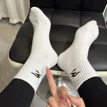 是看到白袜脚就发情的贱狗一只