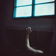我们习惯了故事有终结，谜题有答案。而开放式结局打开了故事封闭的魔盒 @Fengsiyuan @tbzt2024 @jiumc86