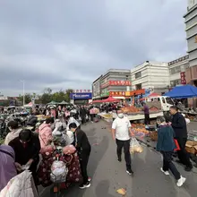 考完试了 今天去赶早市了