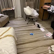 哈哈继续接人去
