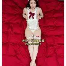 听狼友话，发段时间素的，流量又被限了😂在这里感谢三位狼友，我强烈要求他们给个网名，他们居然各自都很默契的表示没必要，举手之劳。我知道白雪的粉丝中什么都有，但我…