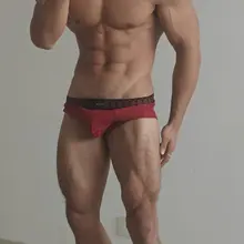 全世界的男人就应该往我这样的身材努力练