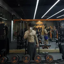 差点忘了，我是一名肌肉黄推博主