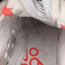 #射鞋 #玩鞋 #扫楼 #打胶 35.5的nike玩起来是真的舒服！随便射一下，哪怕是我的不多感觉都要把鞋垫射满了....这种生理心理的双重刺激实在是太让人满…