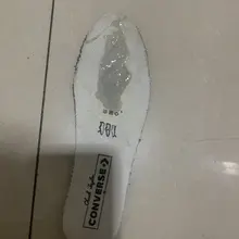 #射鞋 #玩鞋 #扫楼 #打胶 还是少妇姐姐给力啊！这帆布鞋一看就没少穿，果断把少妇姐姐的鞋再换回家玩几天！经过了一段时间的滋养，感觉两双鞋converse其…