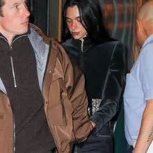 Dua lipa y Callum Turner en @ NYC 📸 @BackgridUS