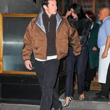 Dua lipa y Callum Turner en @ NYC 📸 @BackgridUS