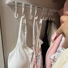 偷偷进了表妹的房间，全是粉粉嫩嫩的内衣内裤。