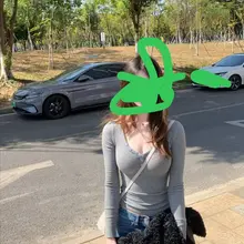 偷偷进了表妹的房间，全是粉粉嫩嫩的内衣内裤。
