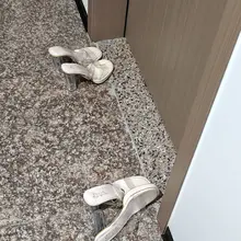 同好投稿，透明高跟，女主是混夜店的吧。