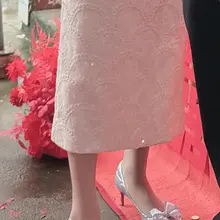 表妹订婚穿的高跟，对婚鞋格外喜欢，还没玩就硬了。