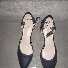 扫了一晚上就这两双高跟，北方天冷了女主都把高跟收回去了，闭关了。欢迎南方的同好投稿分享。