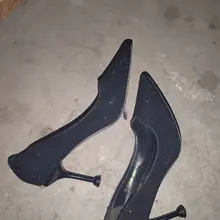扫了一晚上就这两双高跟，北方天冷了女主都把高跟收回去了，闭关了。欢迎南方的同好投稿分享。
