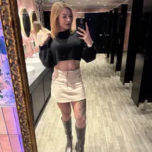 Who likes women in boots?