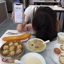 怎么会不幸福呢，早上五点二十和好朋友吃的早餐