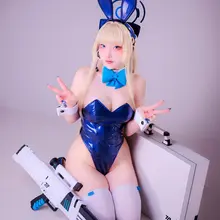 本当は今回、TOKIの全衣装を1冊にまとめた写真集を作る予定だったのですが、撮影が終わってみたら写真の枚数が想像以上に多くて…！🥹 どの衣装も少しずつしか載せ…
