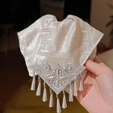 【匠のしごと】中国の無形文化遺産「壮錦」が、 なんとハンカチ風のヘアゴムに！ 鮮やかな色合いに細かな織り模様が映え、 チワン族らしさたっぷり！！