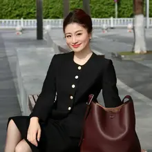又是她～穿职业装很好看的那个