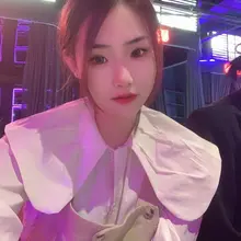 最近套路一个美容院新来的精神小妹给拍的图，女孩面目清秀可爱，但特别拽，发出的信息就石沉大海，永远不回复，在我豁出去老脸不停追问下，终于问烦了女孩，无奈下在合租…