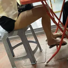 春节清仓折上折 历史最低价 临近春节下周停止发货 盘点了一下最后剩余货品 1️⃣短丝剩余36只 一百包邮 送双毛毛拖 2️⃣黑棉袜剩41只 一百包邮 送双运动…