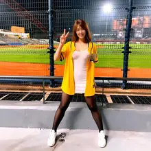 運動風女王登場，這樣的應援因該不會讓球迷失望了吧，支持棒球多多入場，或許會有額外的收穫喔