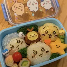 娘に頼まれて、朝からパパが2時間かけて作った遠足のお弁当です。 空っぽなお弁当を持って帰ってきてくれるだけで、父は報われます...。