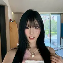 这个反差真的顶不住了🤤 一张图就能生成 AI 视频，想看什么效果自己试试，真的有点上头了。
