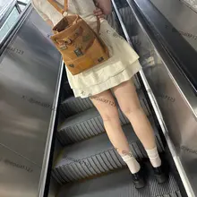 白嫩女大 #街拍美腿 #女大反差 #美腿诱惑 #街拍美女