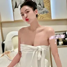 剛剛去逛夜市 結果被路邊阿伯問價錢== 我看起來很像在賣的嗎🥹