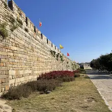 古城边上的海滩也很不错