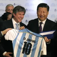 name：习近平 位置：前锋 惯用脚：右手 身价：8964万欧 俱乐部：中南海