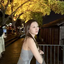 老婆的车外和车内 #丝袜高跟鞋 #丝袜人妻 #绿帽伦理