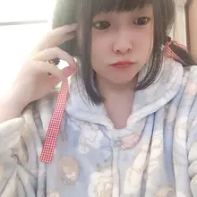 1：居家聊天的萌妹 2：家庭性感女人，黑色屄泛着故事 3：职业站街女出门前自拍 4：廉价的卖屄女，每天穿梭在各种小宾馆 以上四种女人你喜欢哪一种呢？