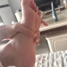 我可以一只手握住自己的脚丫子