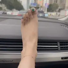 秀一秀，骚老婆的美脚！！😍😍
