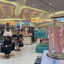 陪试内衣，被一群内衣包围…