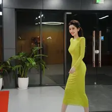 女票问：“你见的胸多，你来看看，马卉的胸是不是真的？” 我：“确实又大又挺，没摸过，不知道，应该动过。”